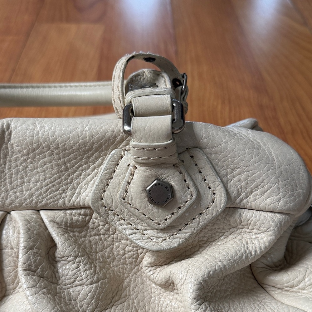 Marc by Marc Jacobs | Cream Leather Shoulder Bag - Picture 3 of 6
